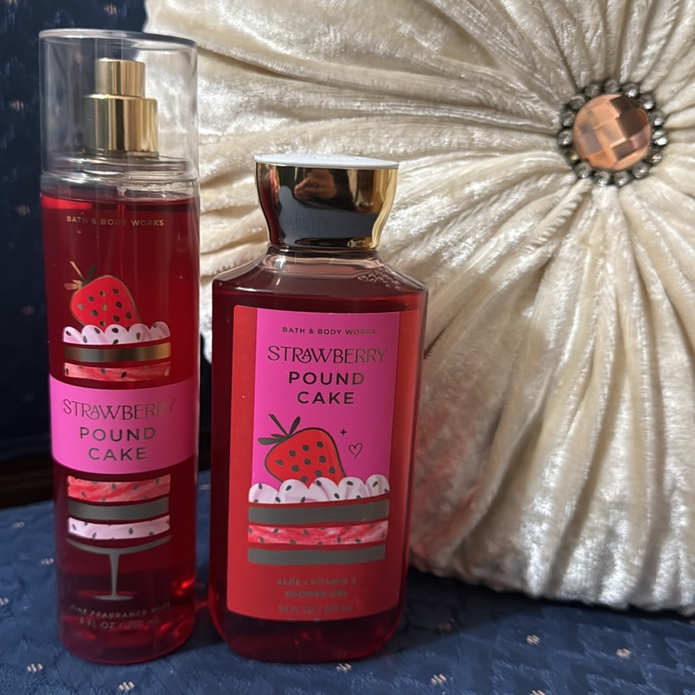 BATH & BODY WORKS SET. . . STRAWBERRY POUND CAKE SCENT - Picture 2 of 6